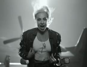 Spektakularny klip z Lady Gag I Tomem Cruisem zapowiada kontynuacj kultowej produkcji. Top Gun wraca na ekrany! WIDEO